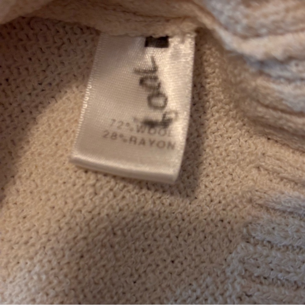 St. John Ivory Sleeveless Knit Tank Top - Sz M EUC - Picture 4 of 7